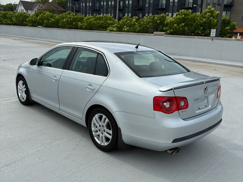 Used 2007 Volkswagen Jetta Wolfsburg Edition FWD image 4