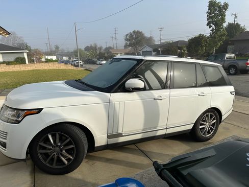 Used 2017 Land Rover Range Rover image 4