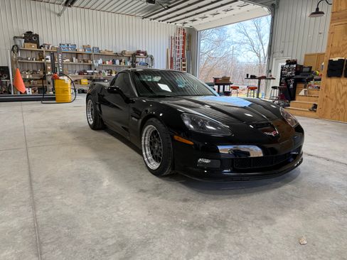 Used 2006 Chevrolet Corvette Z06 w/ Preferred Equipment Group RWD image 5