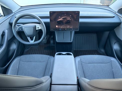 Used 2026 Tesla Model Y 2WD image 8