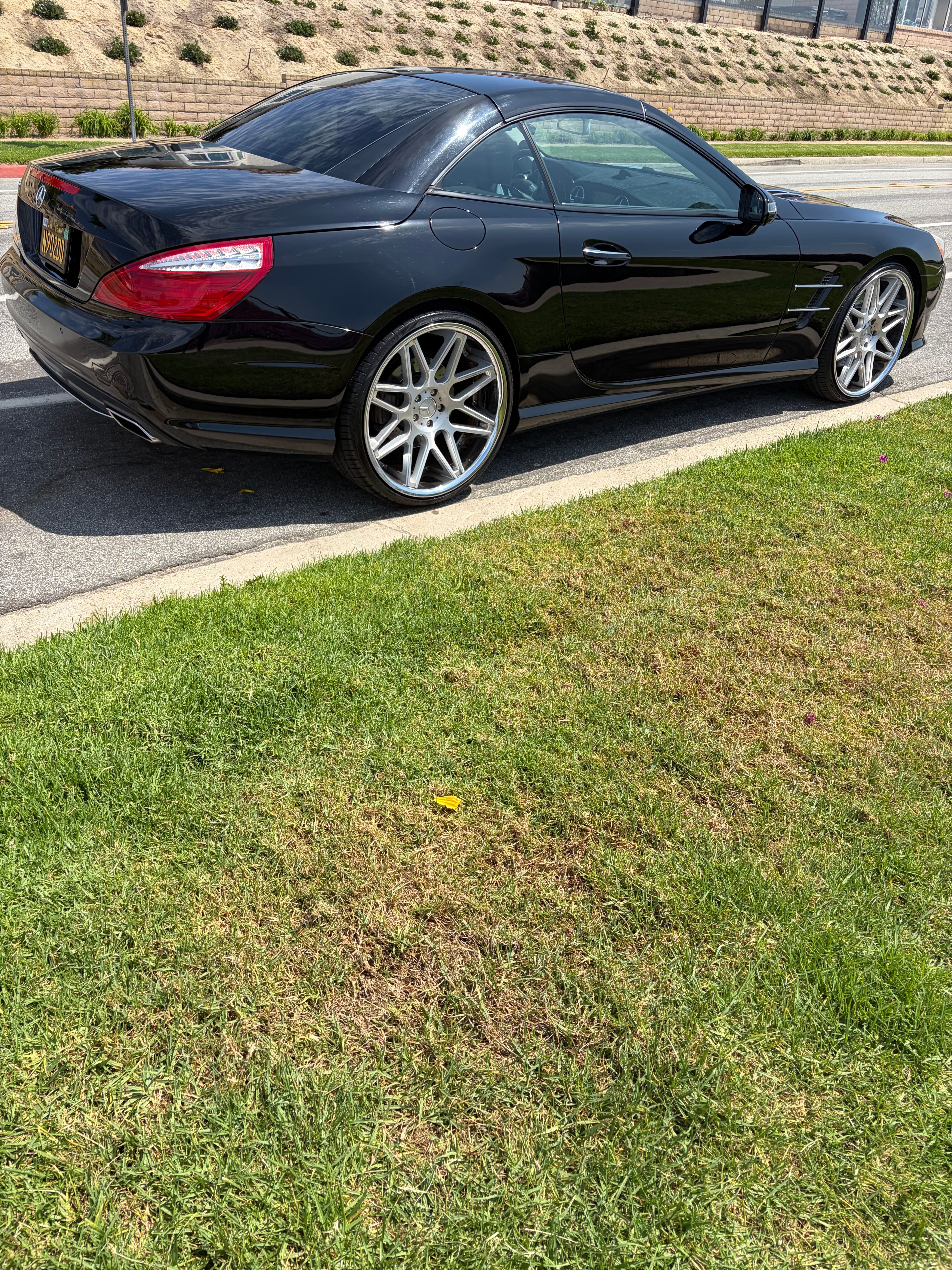 Used 2013 Mercedes-Benz SL 550 w/ Premium Pkg image 10