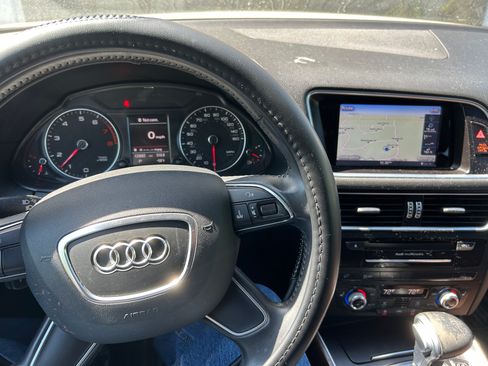 Used 2016 Audi Q5 2.0T Premium Plus w/ Technology Package AWD/4WD image 2