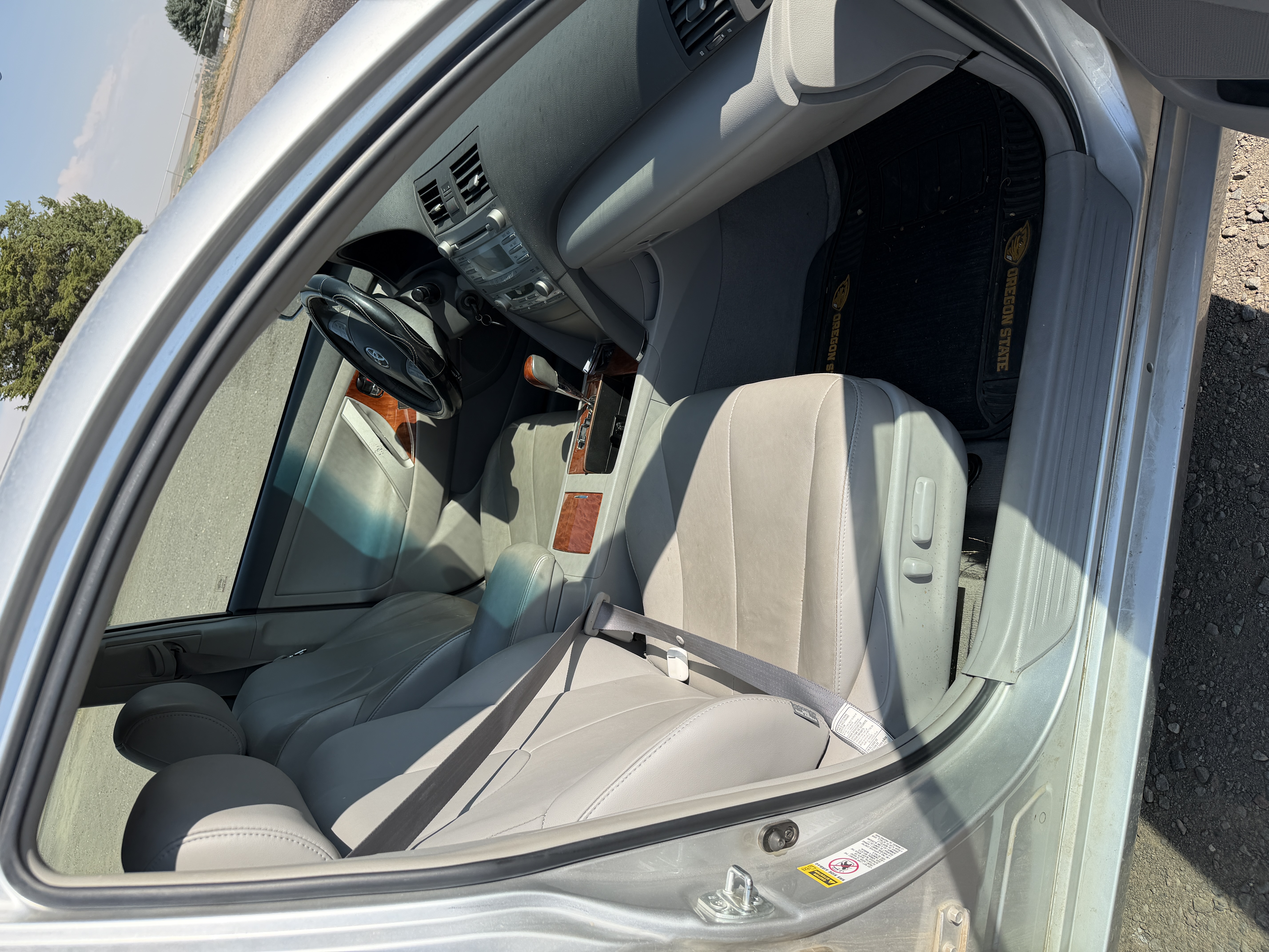 Used 2009 Toyota Camry XLE w/ Leather Pkg FWD image 4