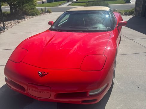 Used 2002 Chevrolet Corvette Convertible w/ Preferred Equipment Group2 RWD image 2