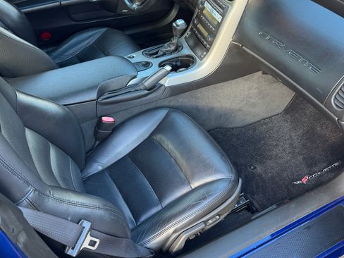 Used 2005 Chevrolet Corvette Coupe w/ Preferred Equipment Group RWD image 5