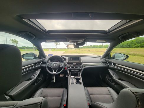 Used 2019 Honda Accord Sport image 19