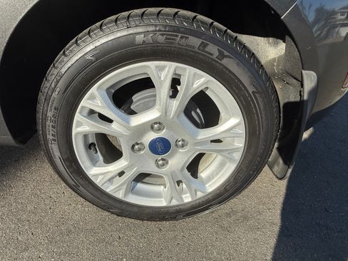 Used 2015 Ford Fiesta SE w/ Exterior Protection Package FWD image 11