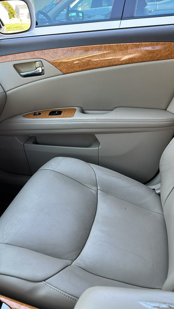 Used 2006 Toyota Avalon XLS FWD image 8