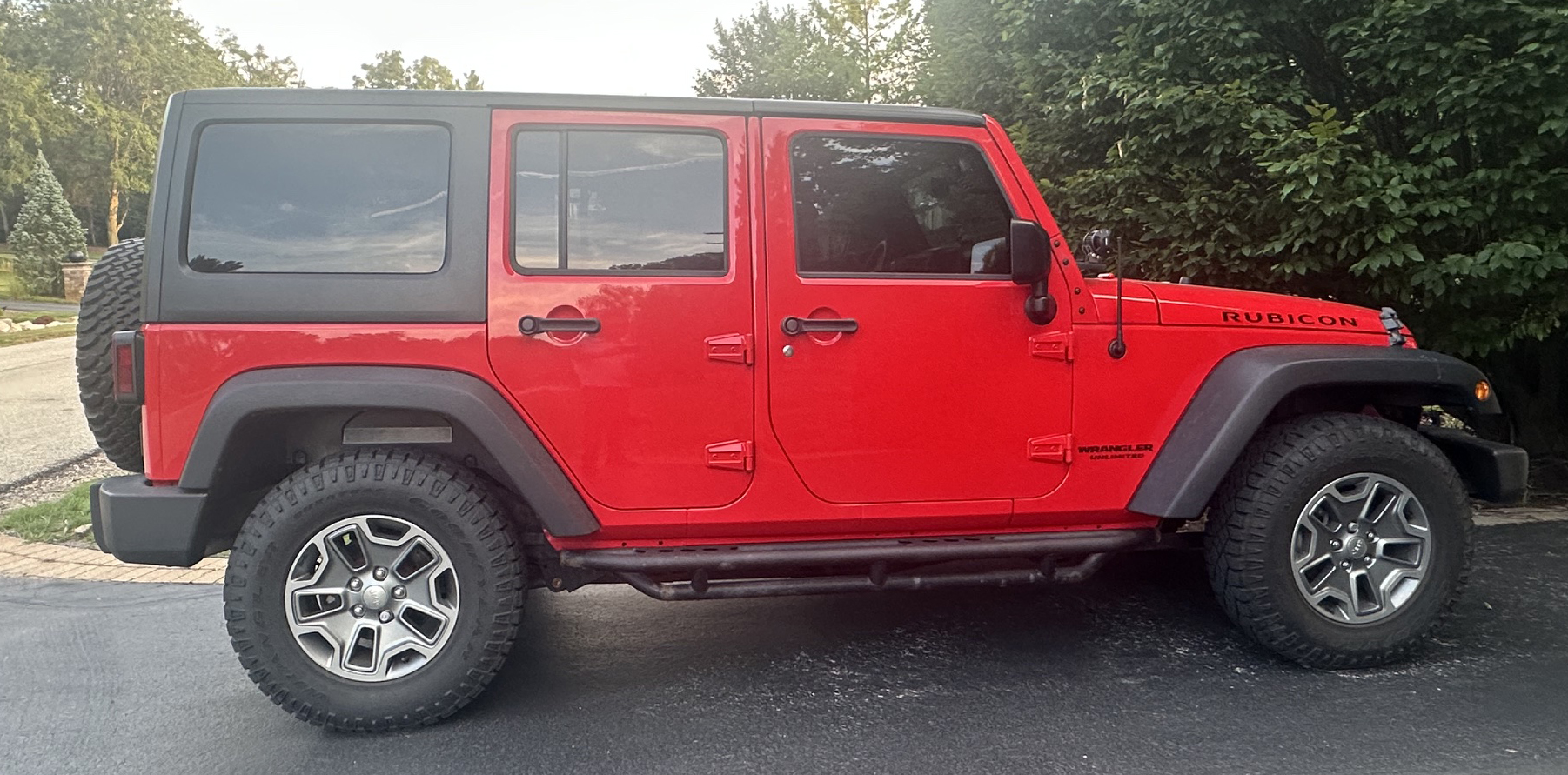 Used 2016 Jeep Wrangler Unlimited Rubicon w/ Connectivity Group AWD/4WD image 4