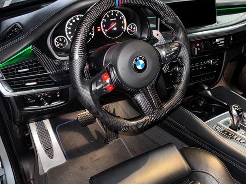 Used 2018 BMW X5 M image 25