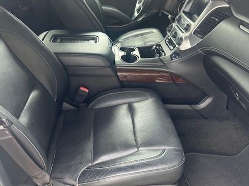 Used 2017 GMC Yukon SLT w/ Open Road Package image 6
