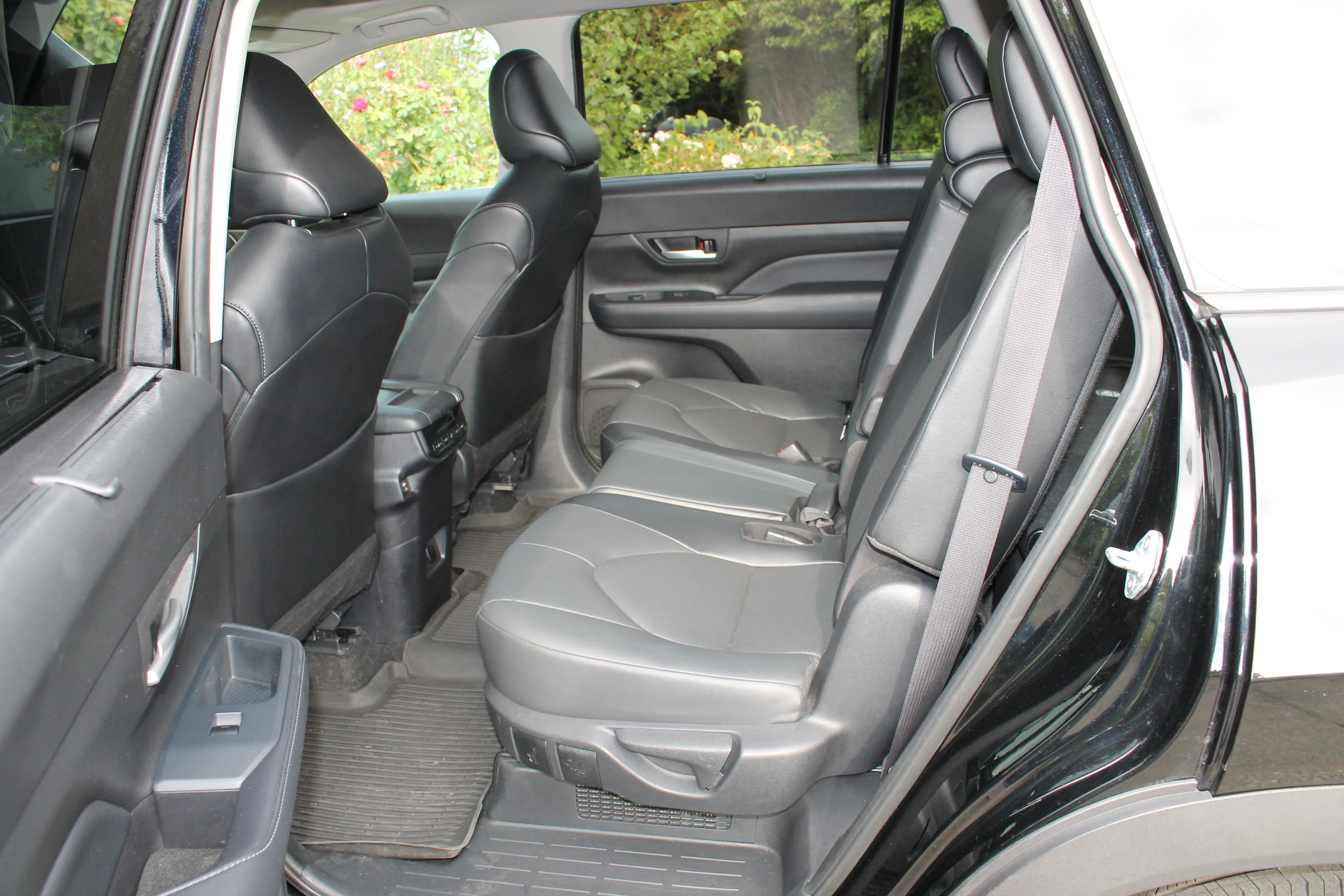 Used 2024 Toyota Grand Highlander AWD Hybrid image 13