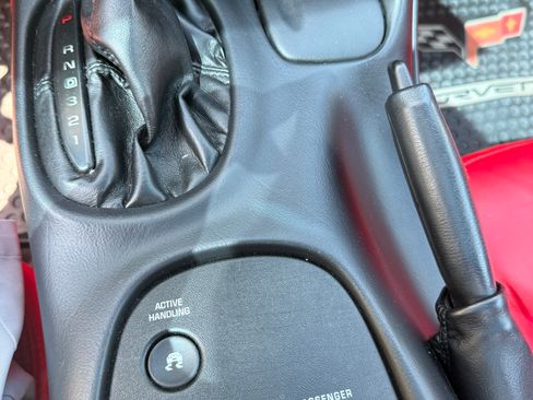 Used 2004 Chevrolet Corvette Coupe RWD image 10