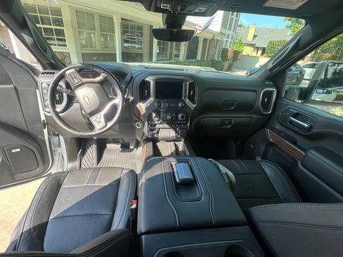 Used 2021 Chevrolet Silverado 2500 High Country w/ Z71 Off-Road Package image 10