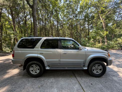 Used 1999 Toyota 4Runner Limited w/ Upgrade Value Pkg 5 AWD/4WD image 1