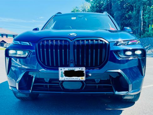Used 2023 BMW X7 xDrive40i w/ Executive Package AWD/4WD image 11