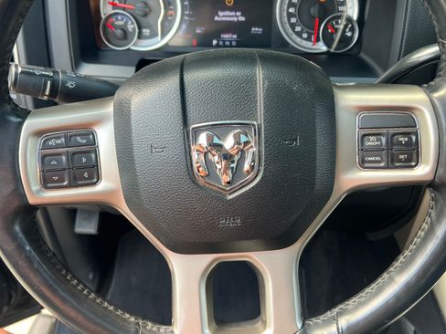 Used 2015 RAM 2500 Laramie w/ Black Appearance Group AWD/4WD image 9