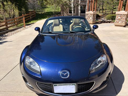 Used 2011 MAZDA MX-5 Miata Grand Touring w/ Premium Pkg RWD image 22