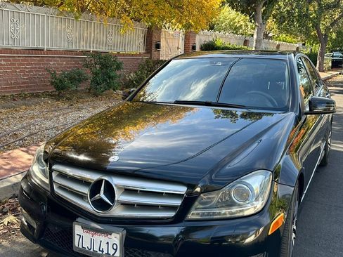Used 2013 Mercedes-Benz C 250 Sedan image 4