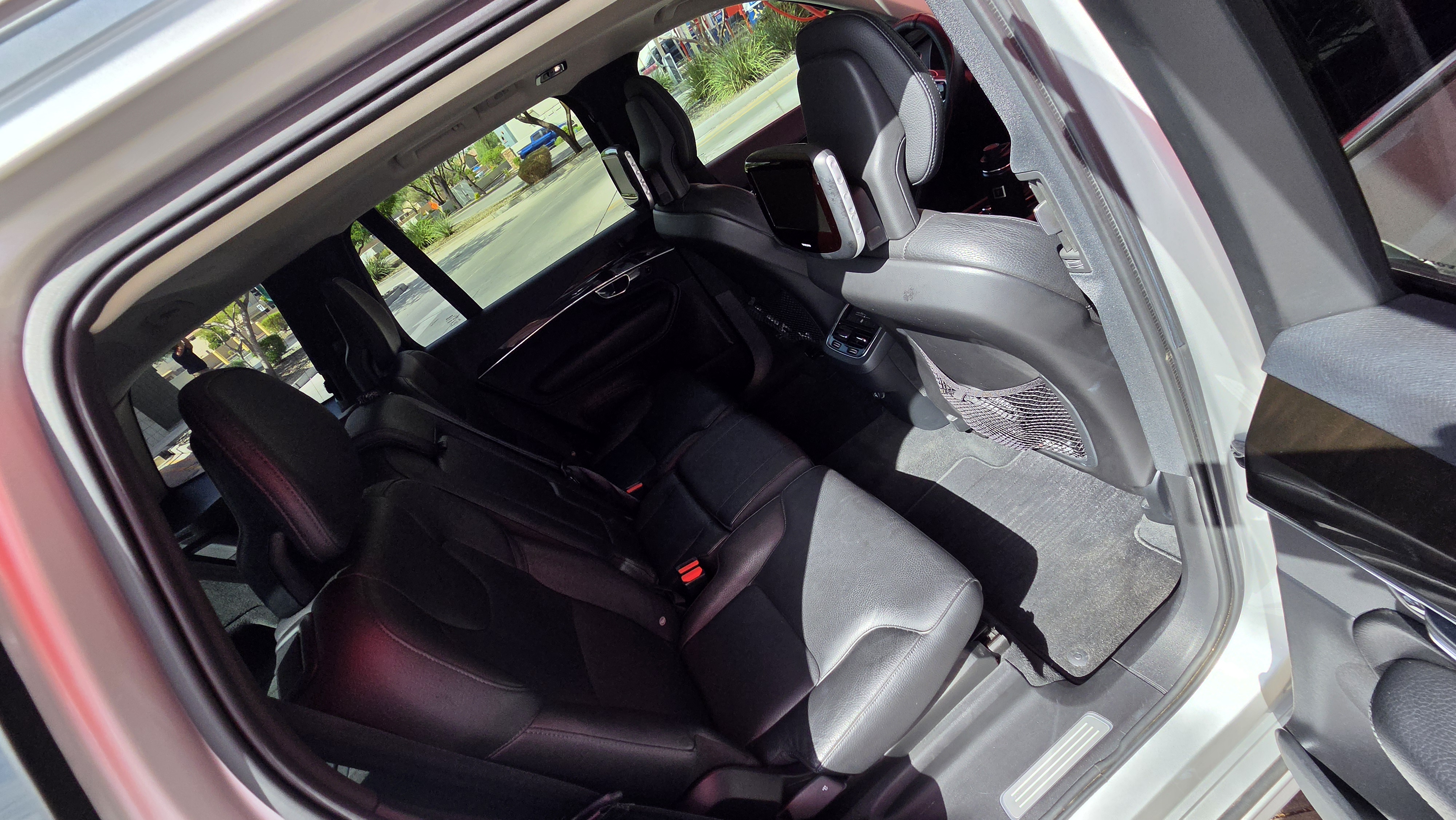 Used 2018 Volvo XC90 T6 Momentum w/ Convenience Package AWD/4WD image 22