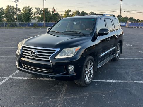 Used 2013 Lexus LX 570 4WD w/ Luxury Pkg image 1