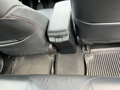 Used 2022 Toyota Prius Prime XLE FWD image 17