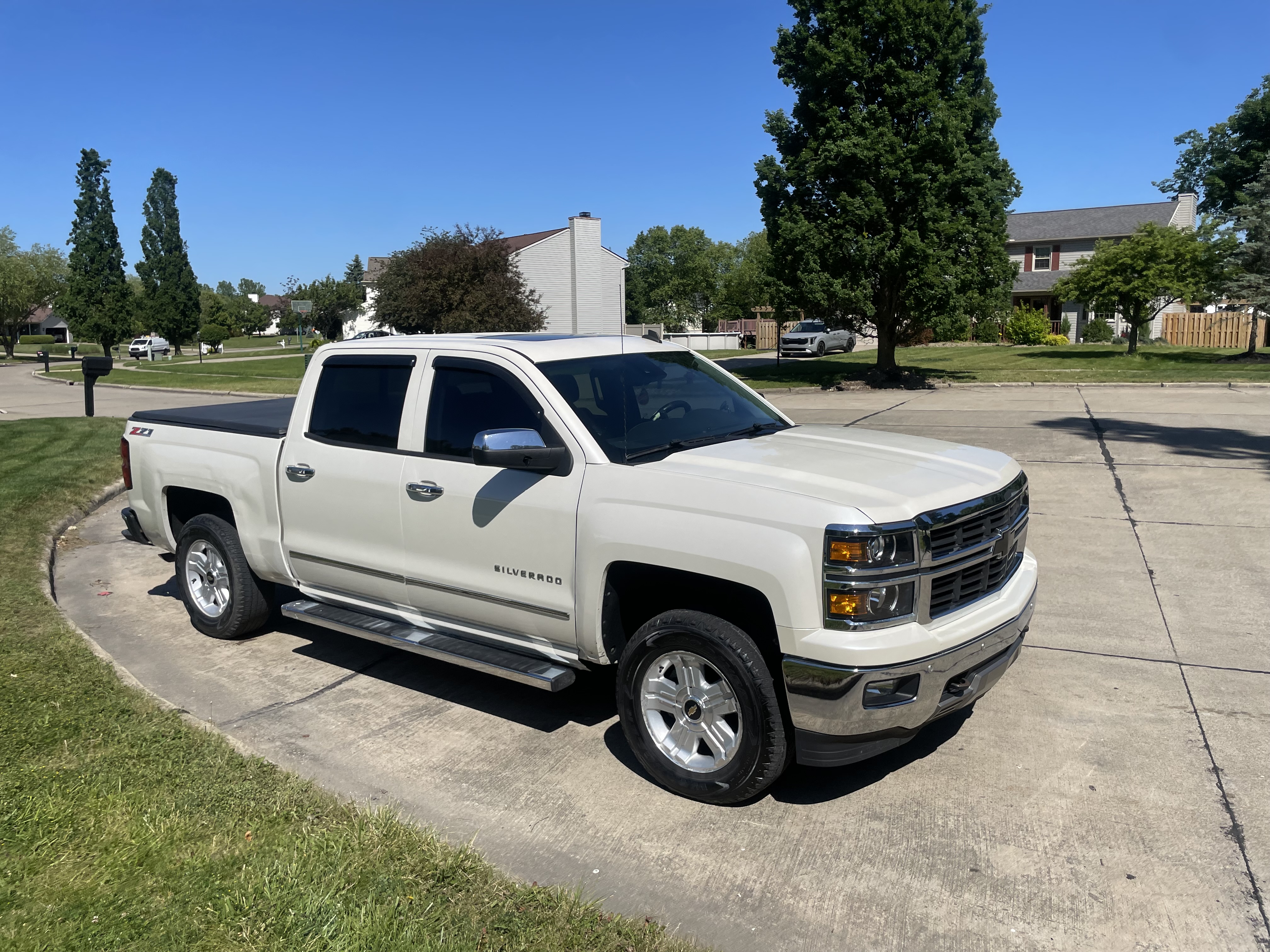 Used 2014 Chevrolet Silverado 1500 LTZ Z71 w/ LTZ Plus Package AWD/4WD image 15