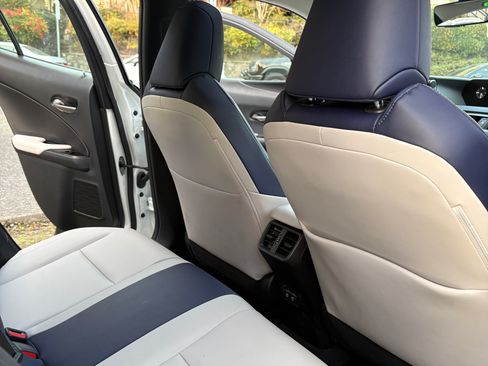 Used 2019 Lexus UX 200 w/ Premium Package image 22