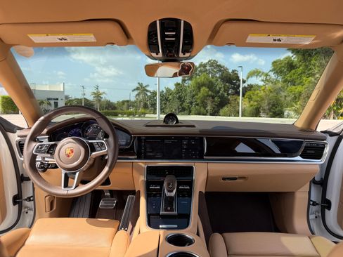 Used 2018 Porsche Panamera 4S AWD/4WD image 27