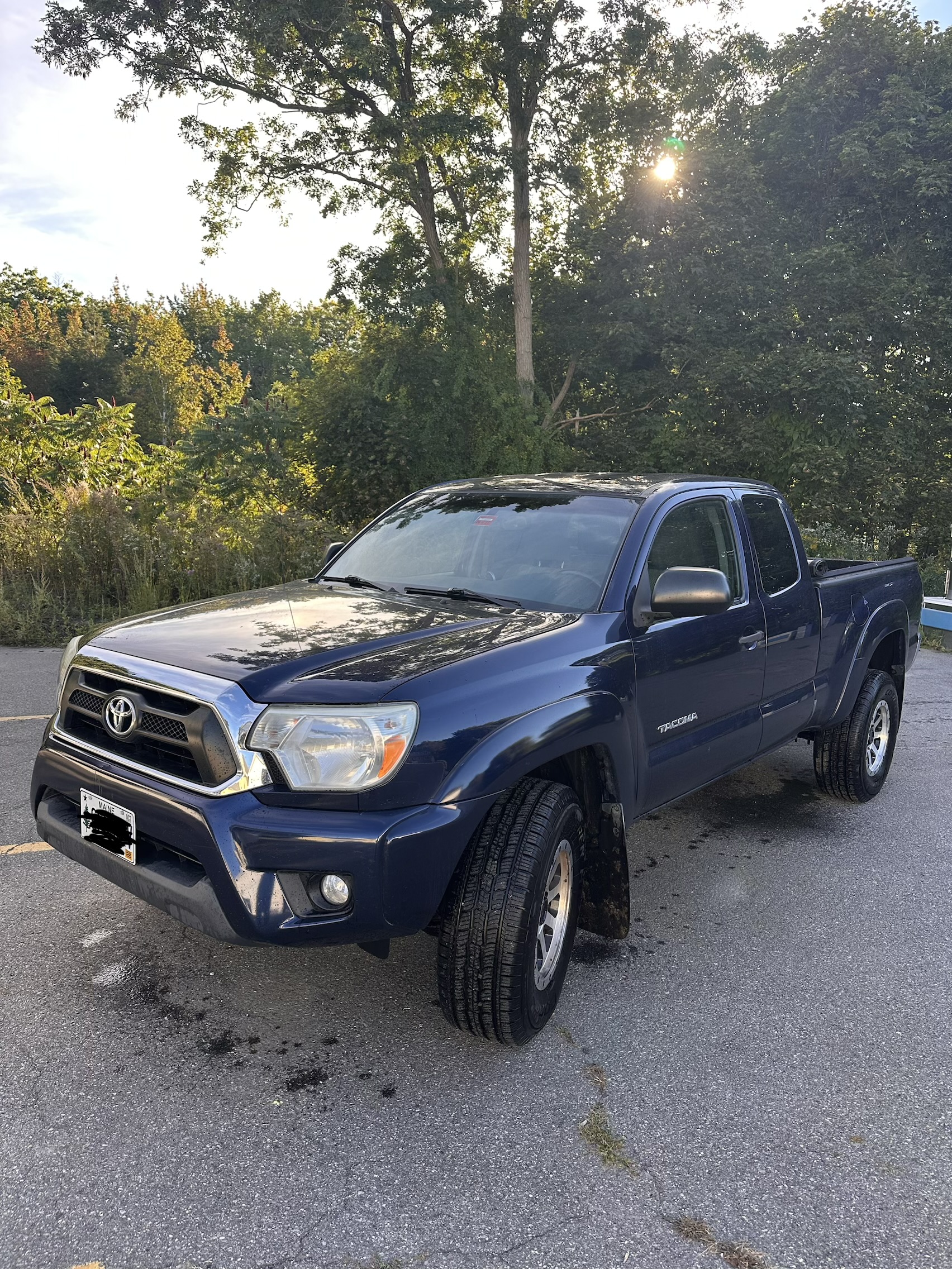 Used 2012 Toyota Tacoma 4x4 Access Cab V6 w/ SR5 Pkg image 1