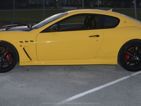 Used 2017 Maserati GranTurismo MC image 9