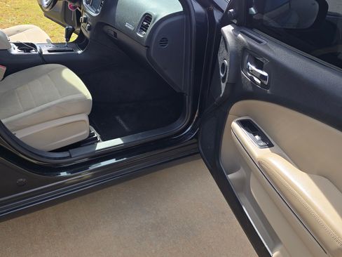 Used 2011 Dodge Charger Rallye image 16