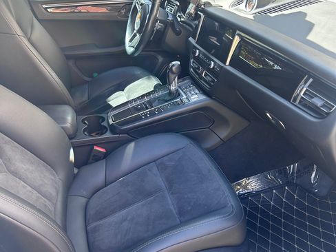 Used 2020 Porsche Macan image 11