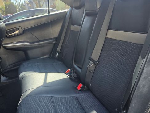 Used 2014 Toyota Camry SE image 15