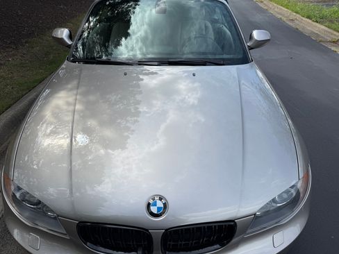 Used 2011 BMW 135i Convertible RWD image 11