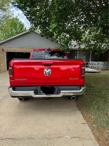 Used 2023 RAM 1500 Laramie AWD/4WD image 5