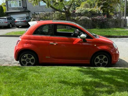 Used 2017 FIAT 500 e FWD image 4