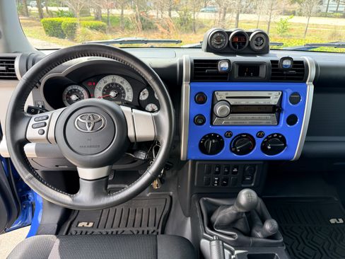 Used 2007 Toyota FJ Cruiser 4WD image 13