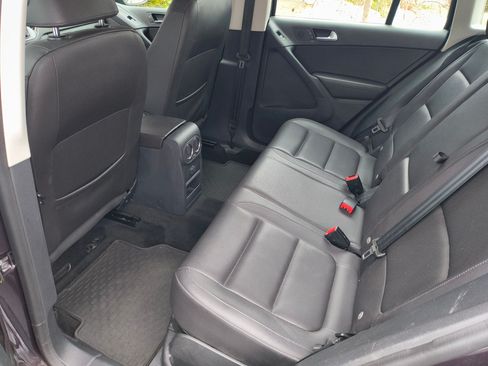 Used 2016 Volkswagen Tiguan S image 11
