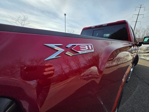 Used 2024 GMC Sierra 2500 SLT w/ SLT Premium Package image 5