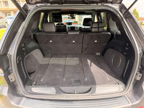 Used 2017 Jeep Grand Cherokee Trailhawk AWD/4WD image 13