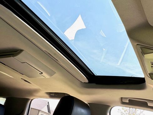 Used 2015 Chevrolet Tahoe LT image 16