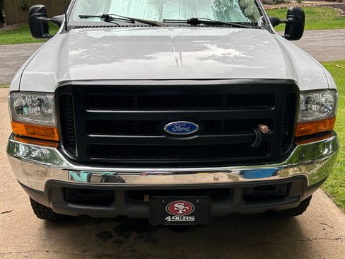 Used 2000 Ford F350 4x4 Crew Cab DRW Super Duty image 4