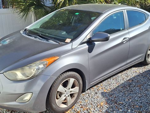 Used 2013 Hyundai Elantra GLS w/ Preferred Pkg image 6