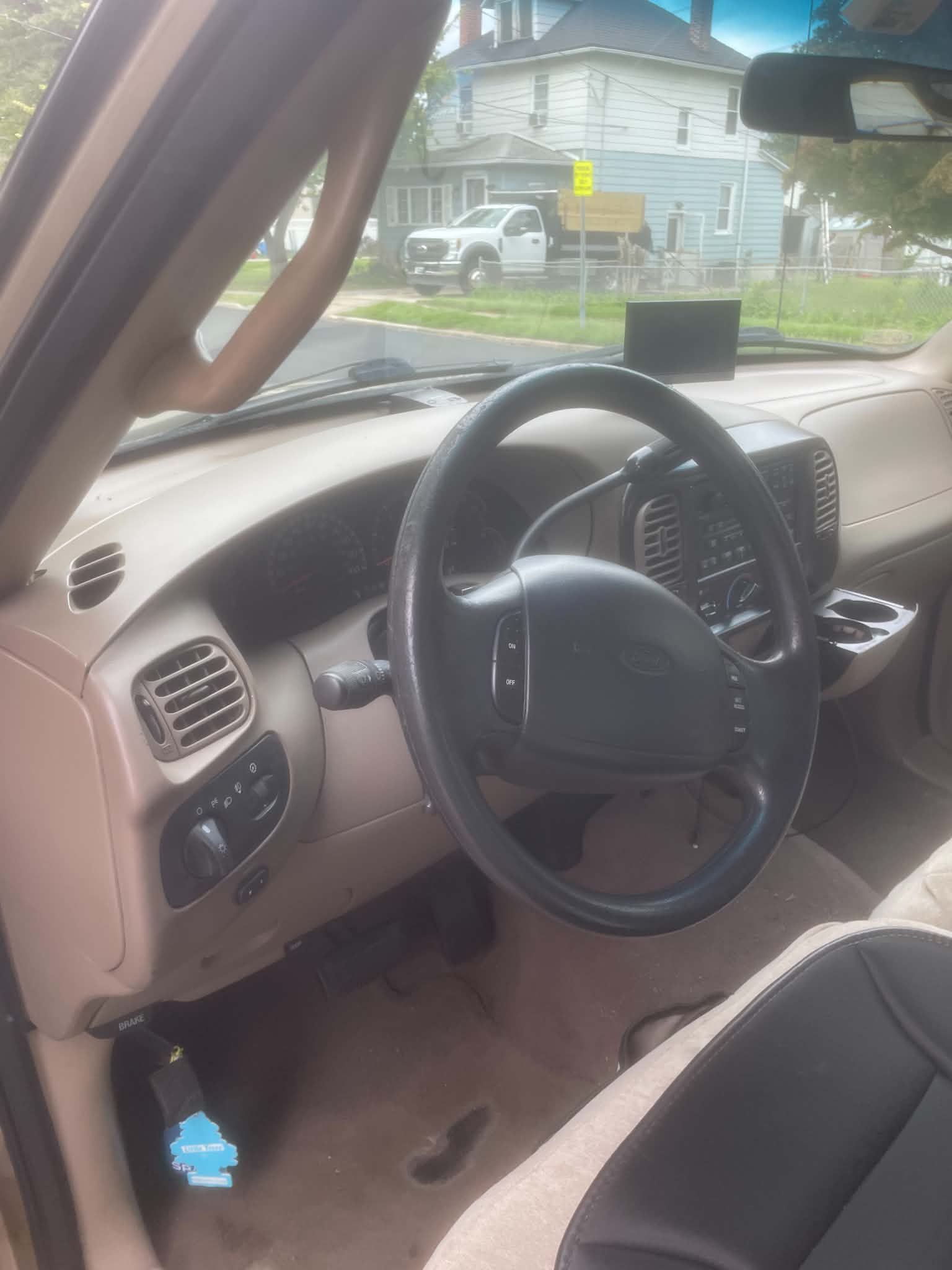 Used 2001 Ford F150 XLT AWD/4WD image 8