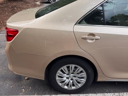 Used 2012 Toyota Camry LE FWD image 9