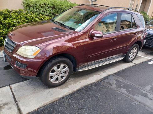 Used 2007 Mercedes-Benz ML 350 ML 350 Sport Utility 4D image 5