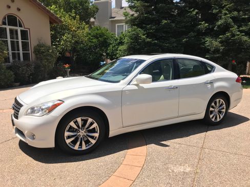 Used 2012 INFINITI M37 37 Sedan 4D w/ Premium Pkg image 4