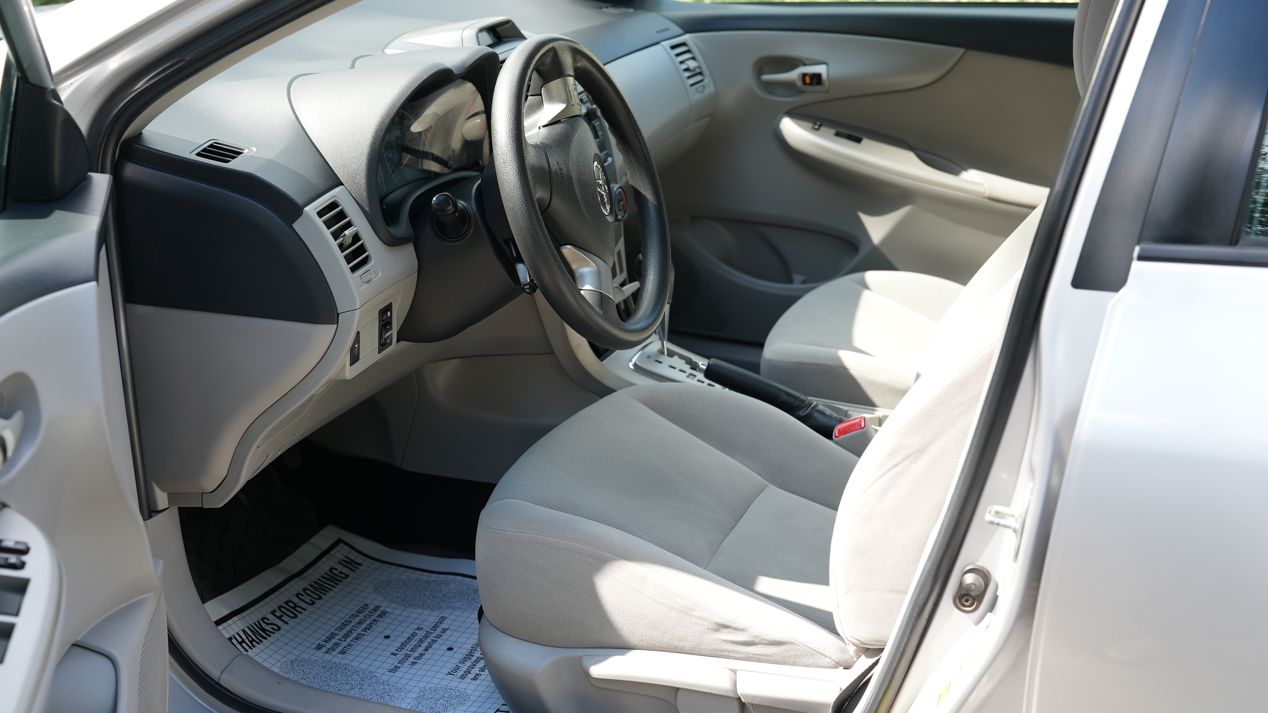 Used 2012 Toyota Corolla LE w/ Preferred Accessory Pkg FWD image 14