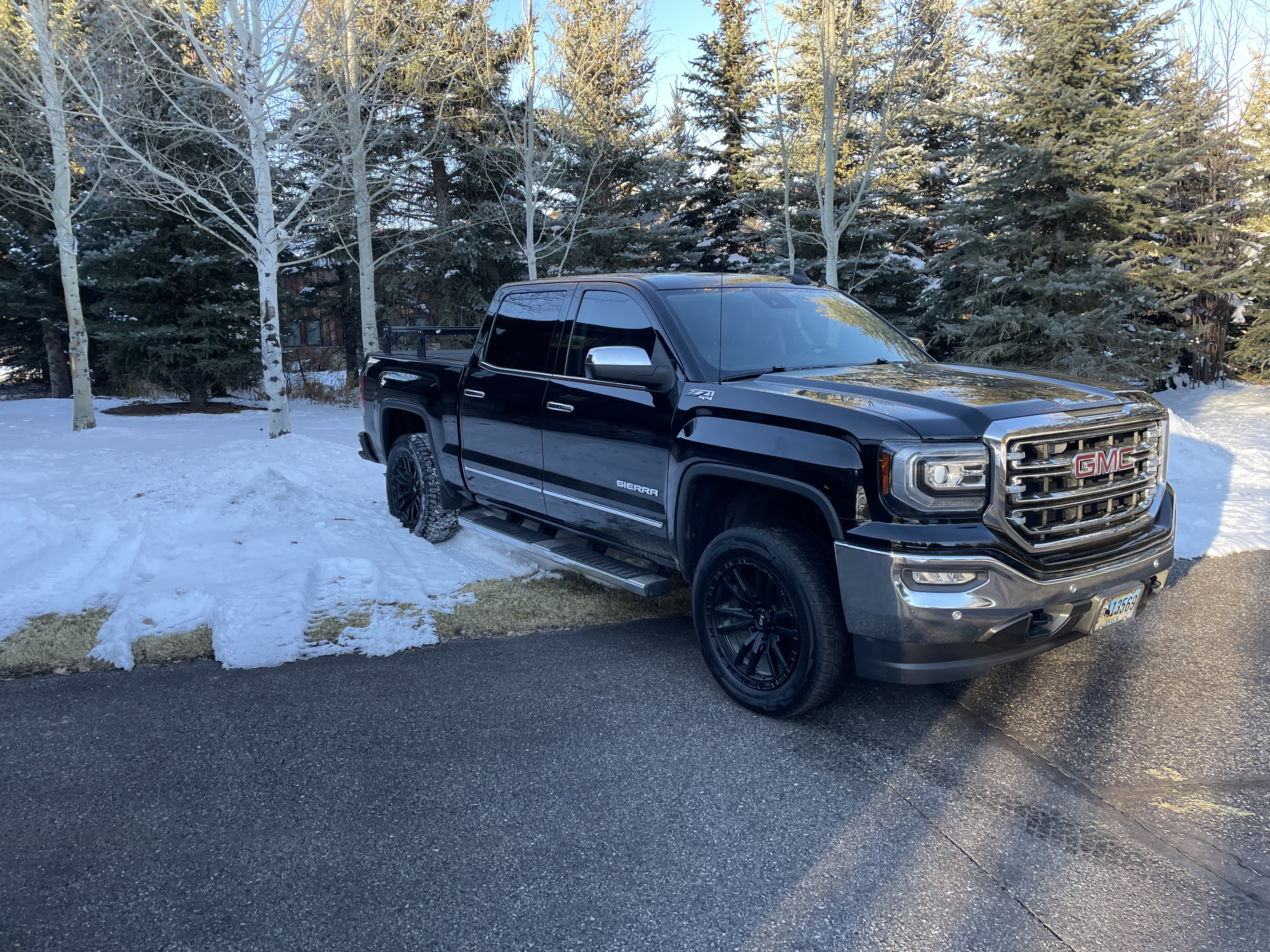 Used 2017 GMC Sierra 1500 SLT AWD/4WD image 2